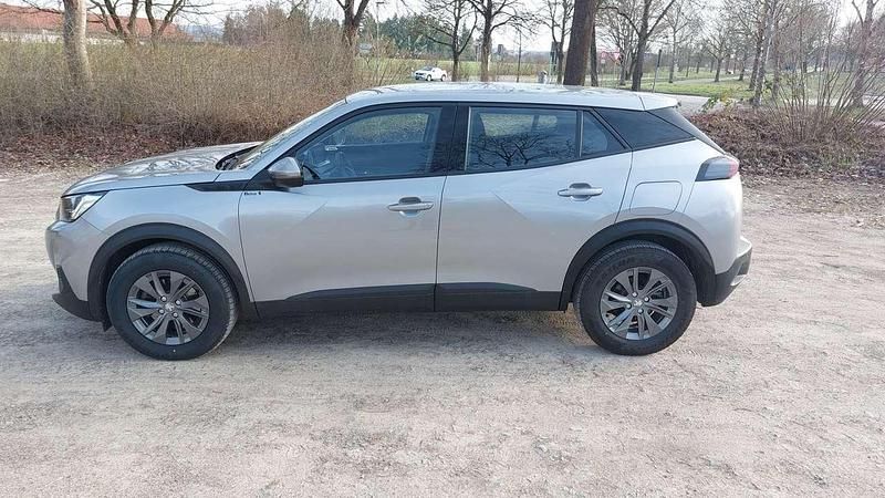 Second-hand Peugeot e-2008 Active 100 kW (136 CP) 2021 Gri SUV