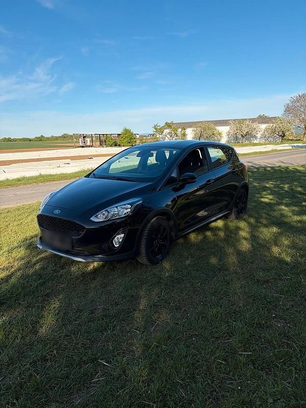 Używany Ford Fiesta 101 KM (74 kW) 2019 Czarny Hatchback