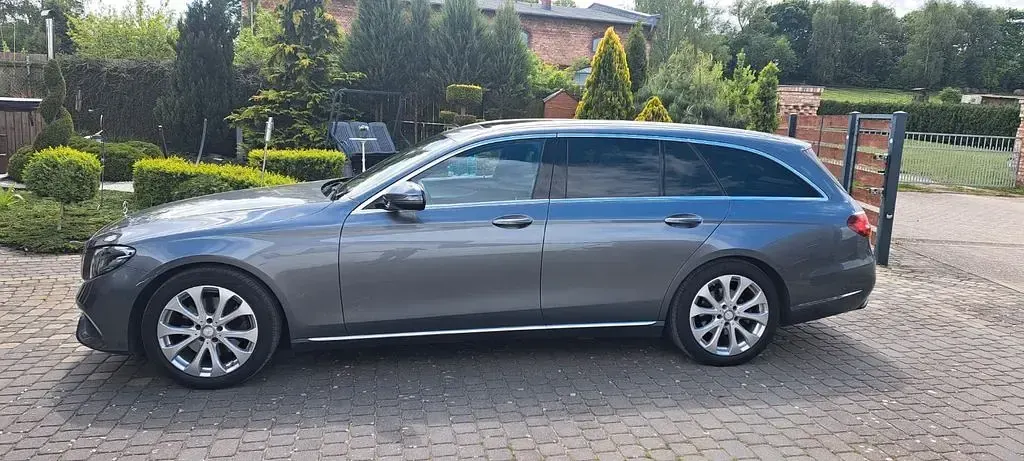 Gebraucht Mercedes E250 211 PS (155 kW) 2016 Grau Limousine