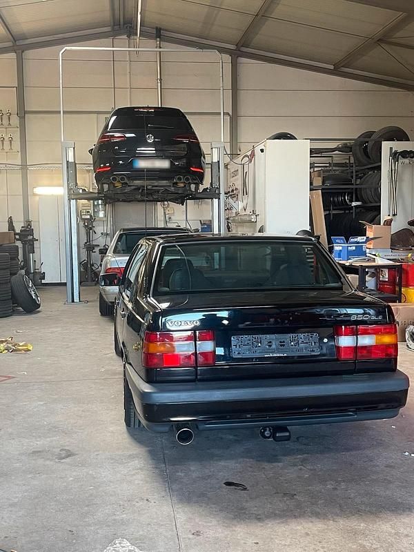 Second-hand Volvo 850 144 CP (105 kW) 1994 Negru Berlinǎ