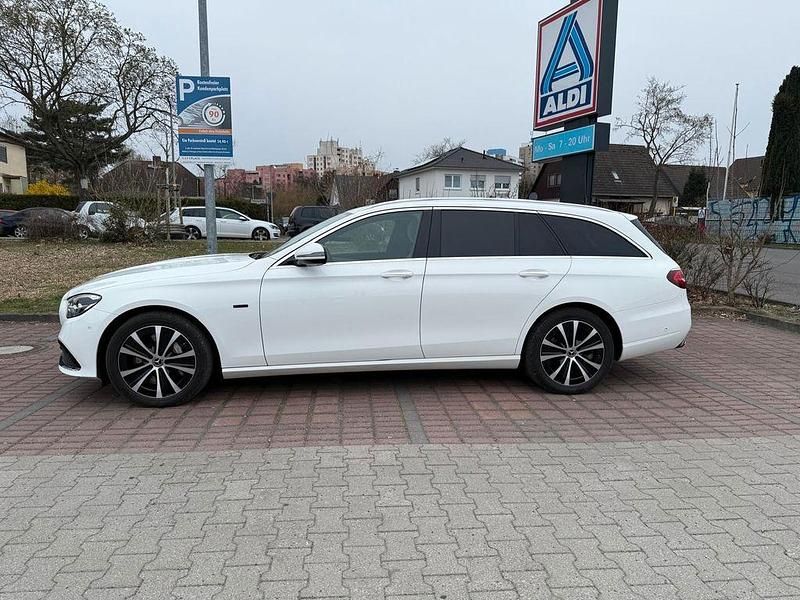 Gebraucht Mercedes E300 306 PS (225 kW) 2021 Weiß Kombi