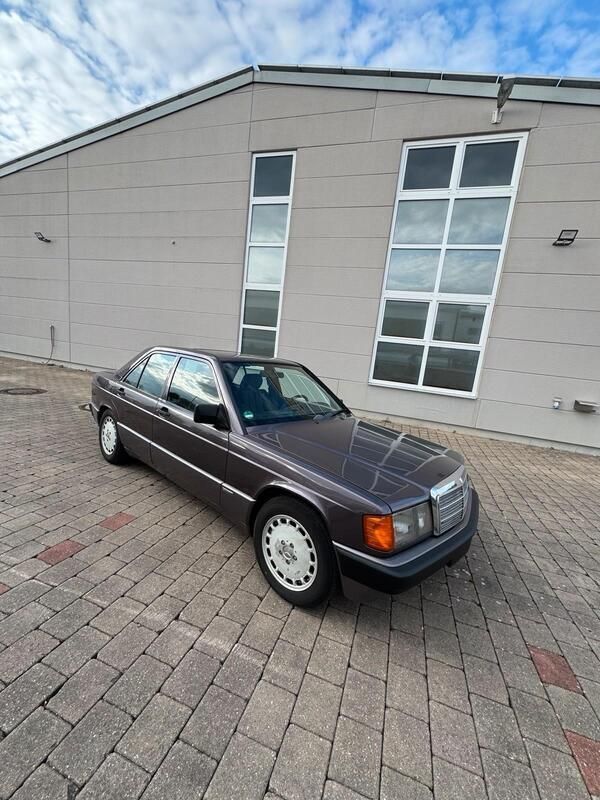 Violet Gebraucht 1991 Mercedes 190 Sportline Limousine | 6.399 € - Bild 1/4