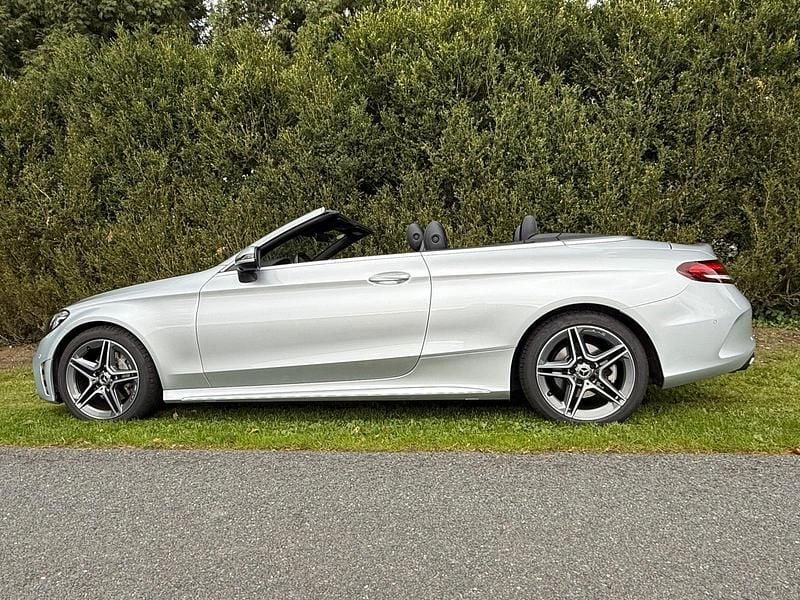Silber Gebraucht 2018 Mercedes C220 AMG line Cabrio | 32.490 € (Fairer Preis) - Bild 1/4