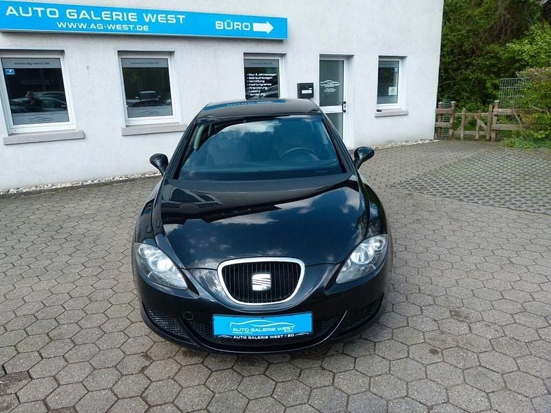 Second-hand Seat Leon Reference 102 CP (75 kW) 2006 Negru Hatchback