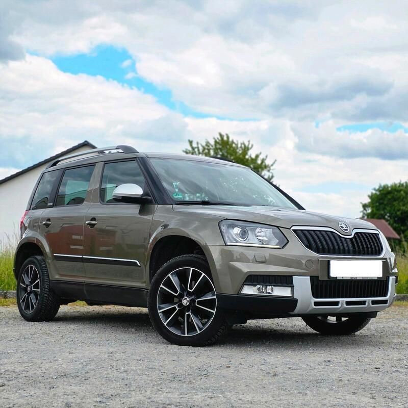 Grün Gebraucht 2015 Skoda Yeti Adventure SUV | 14.200 € (Etwas zu teuer) - Bild 1/4