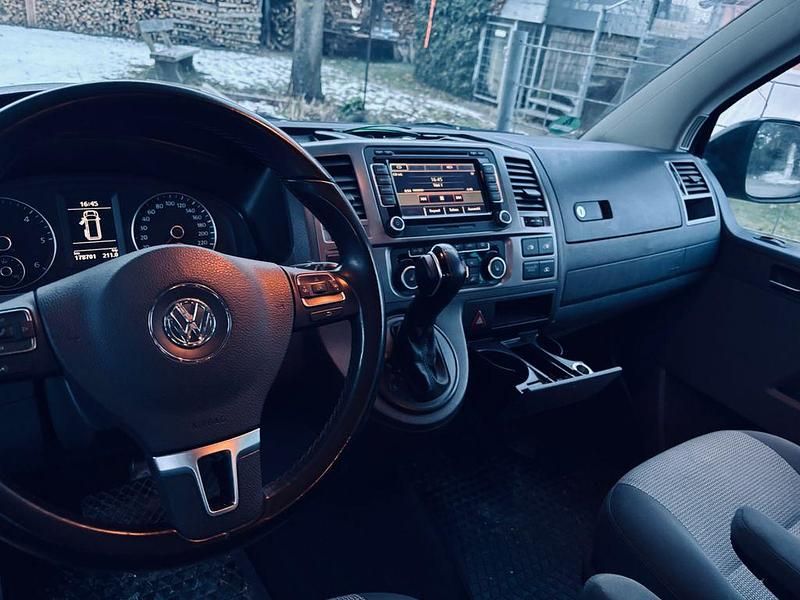 Gebraucht VW Caravelle 179 PS (131 kW) 2011 Schwarz Van / Kleinbus