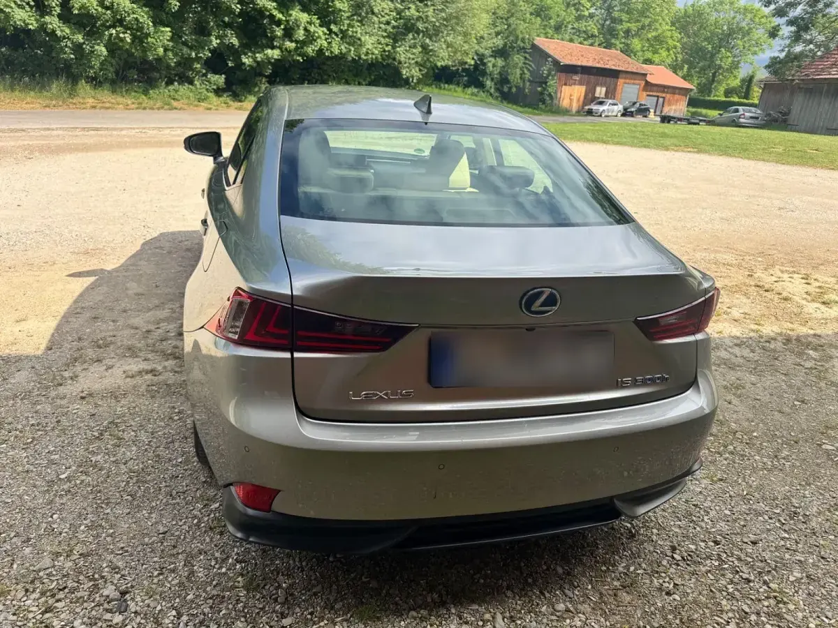 Gebraucht Lexus IS300 Luxury Line 223 PS (164 kW) 2016 Grau Limousine