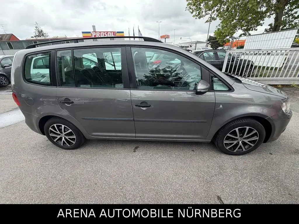 Gebraucht VW Touran 140 PS (102 kW) 2011 Grau Van / Kleinbus