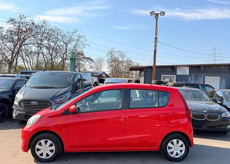 Gebraucht Daihatsu Cuore 69 PS (50 kW) 2010 Rot Kleinwagen