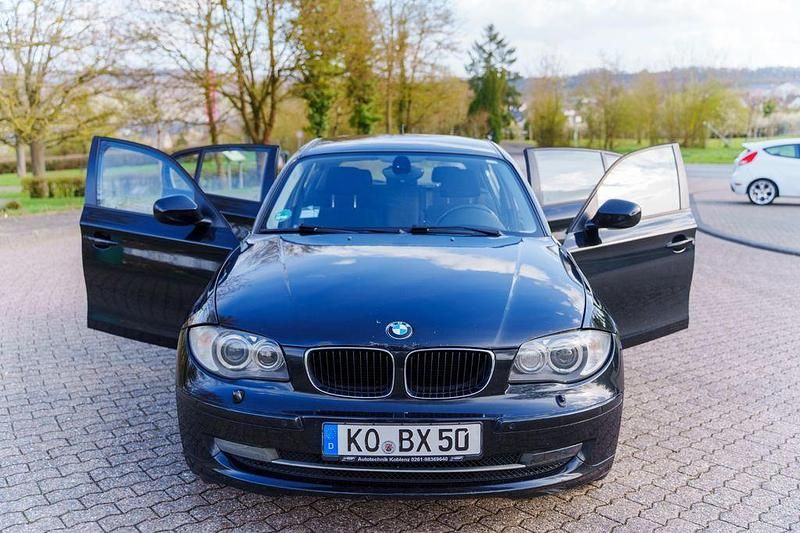 Gebraucht BMW 118 143 PS (105 kW) 2010 Schwarz Kleinwagen