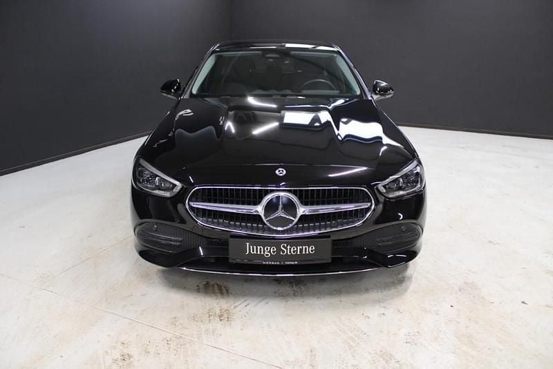 Gebraucht Mercedes C300e Avantgarde 313 PS (230 kW) 2024 Schwarz Limousine