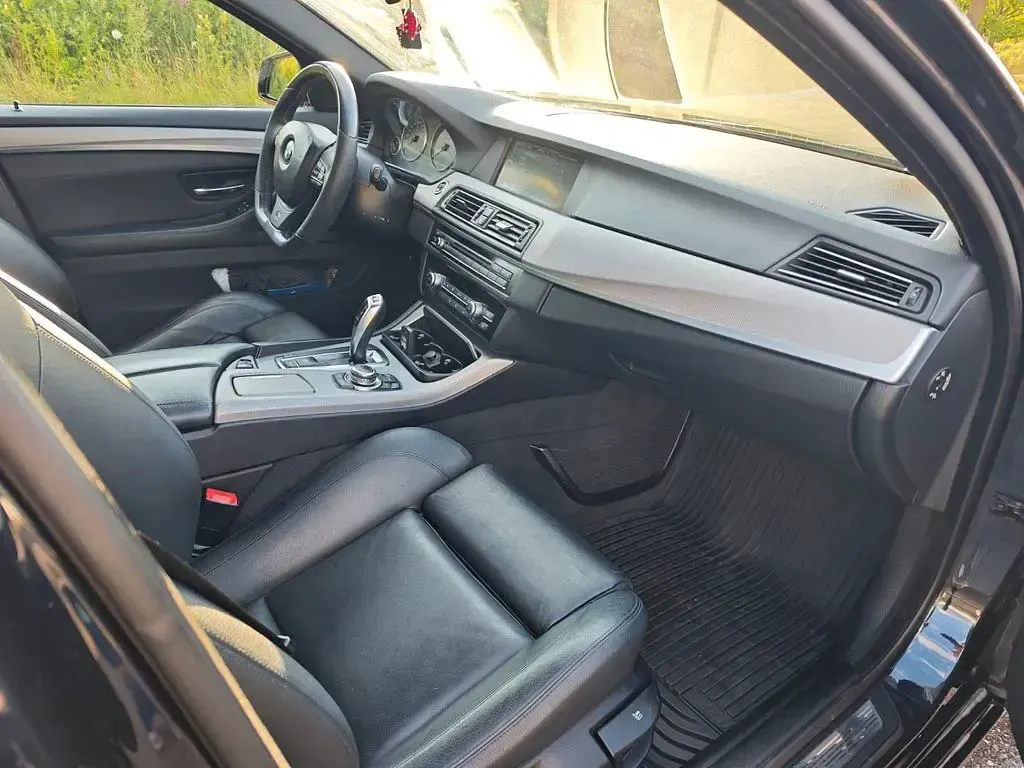 Gebraucht BMW 528 M Sport 258 PS (189 kW) 2011 Schwarz Kombi