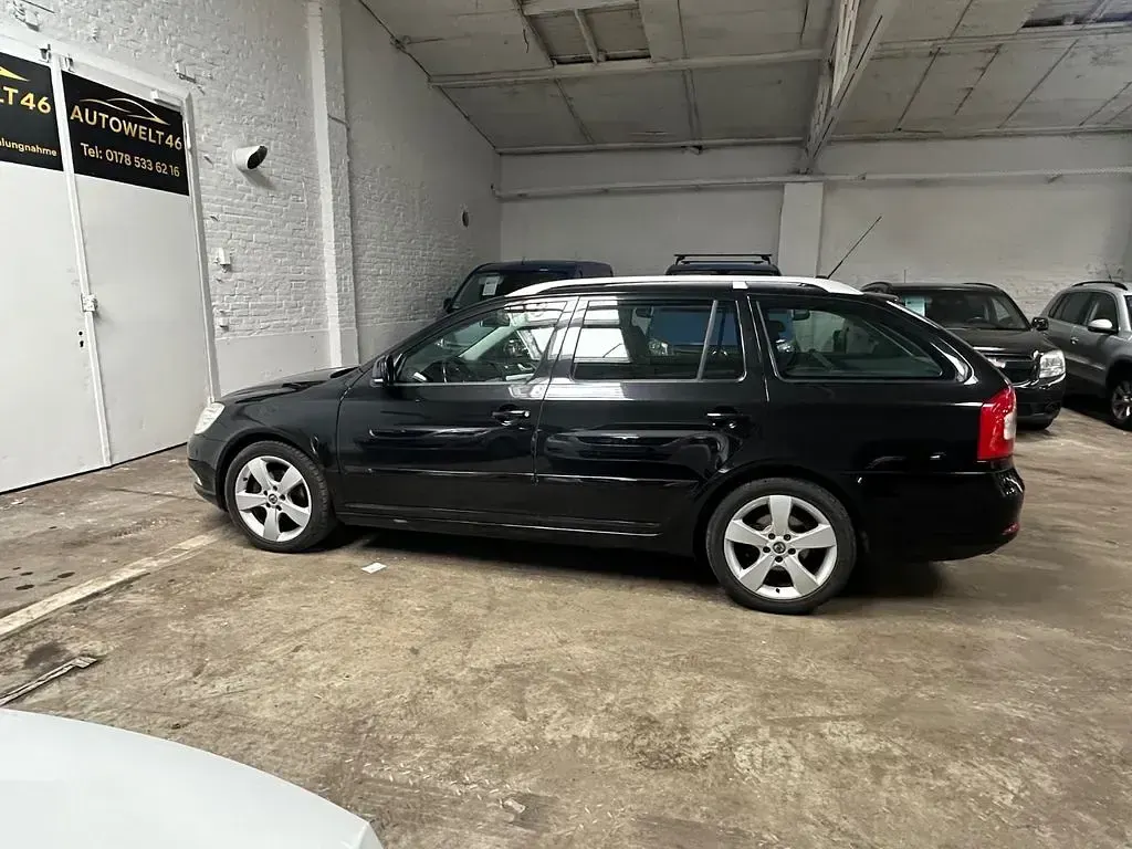 Gebraucht Skoda Octavia Ambiente 140 PS (102 kW) 2010 Schwarz Kombi