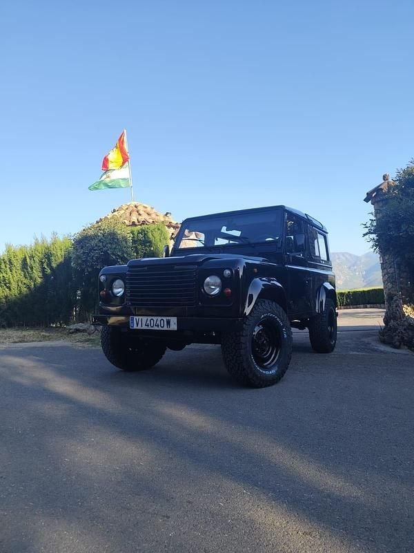 Schwarz Gebraucht 1998 Land Rover Defender Cabrio | 25.900 € (Fairer Preis) - Bild 1/4