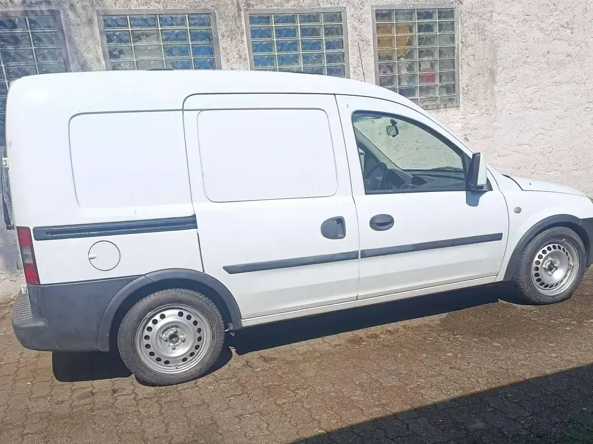 Gebraucht Opel Combo Business 75 PS (55 kW) 2010 Weiß Van / Kleinbus