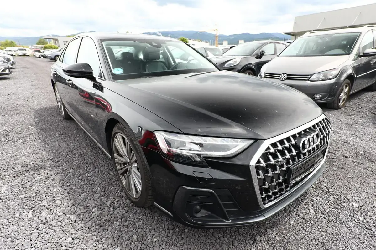 Gebraucht Audi A8 286 PS (210 kW) 2023 Brillantschwarz Limousine