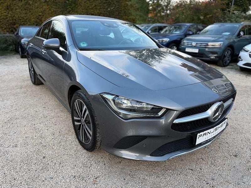 Grau Gebraucht 2021 Mercedes CLA200 Limousine | 27.999 € (Superpreis) - Bild 1/4