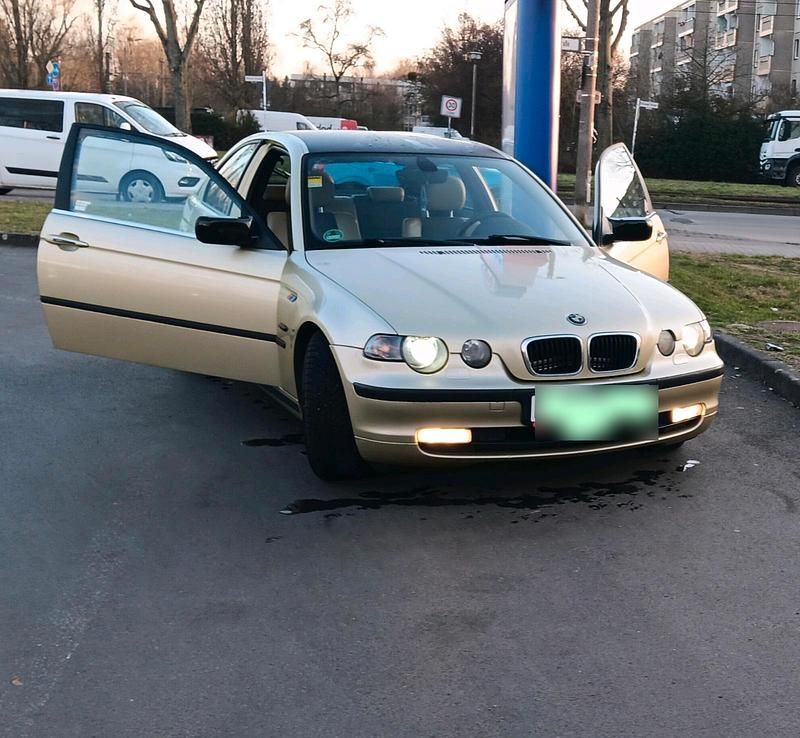 Gebraucht BMW 318 143 PS (105 kW) 2002 Gold Coupé