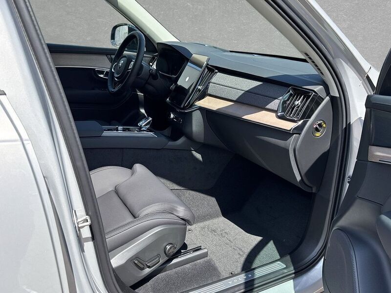 Neu Volvo XC90 Plus 455 PS (334 kW) 2025 Silber SUV