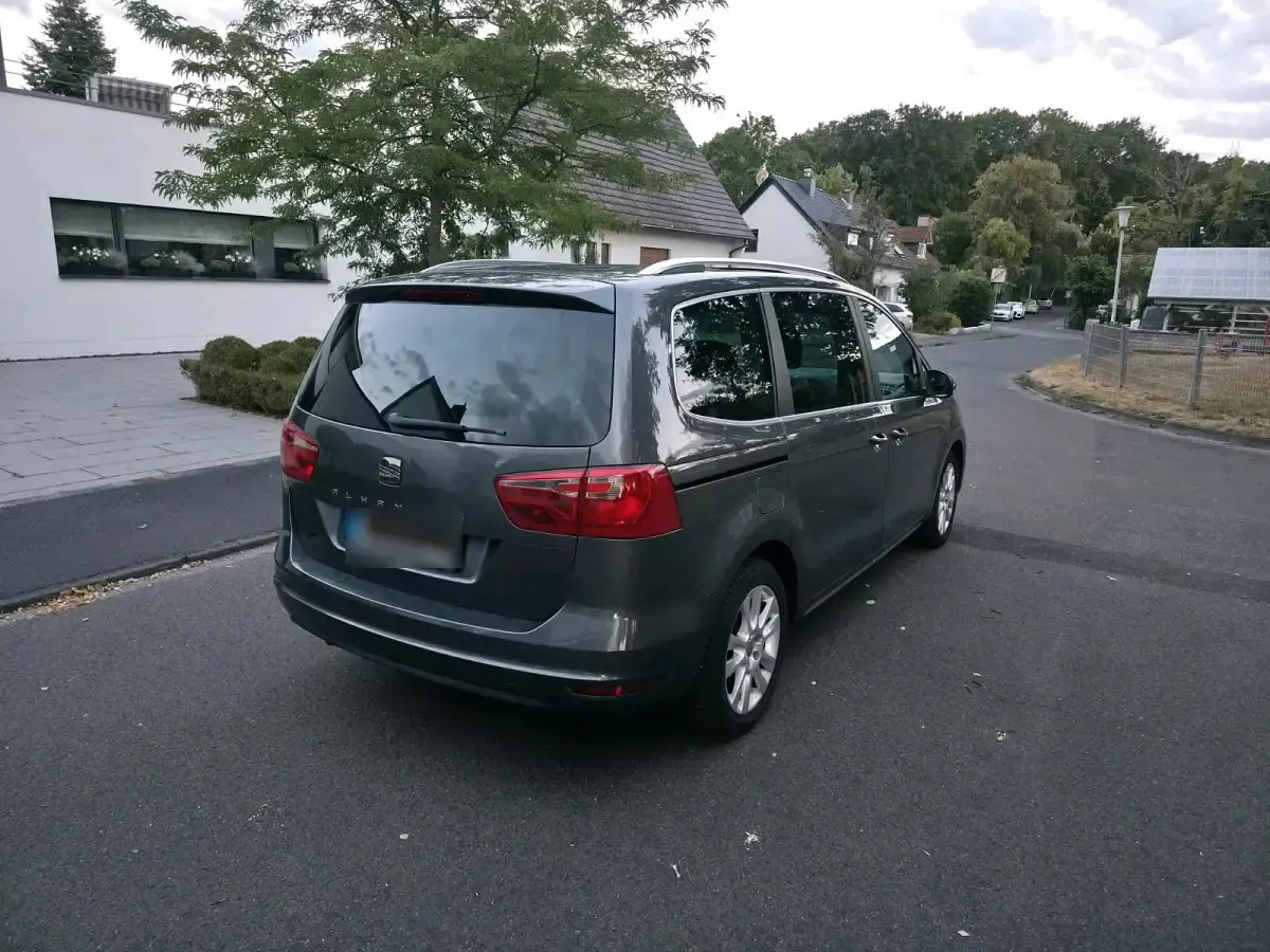 Gebraucht Seat Alhambra 140 PS (102 kW) 2013 Grau Van / Kleinbus