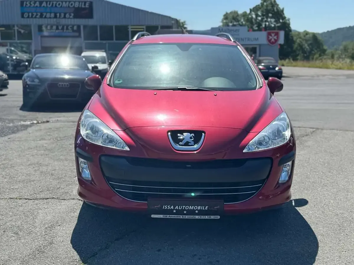 Gebraucht Peugeot 308 Tendance 120 PS (88 kW) 2008 Farbe rot babylone/ Kombi