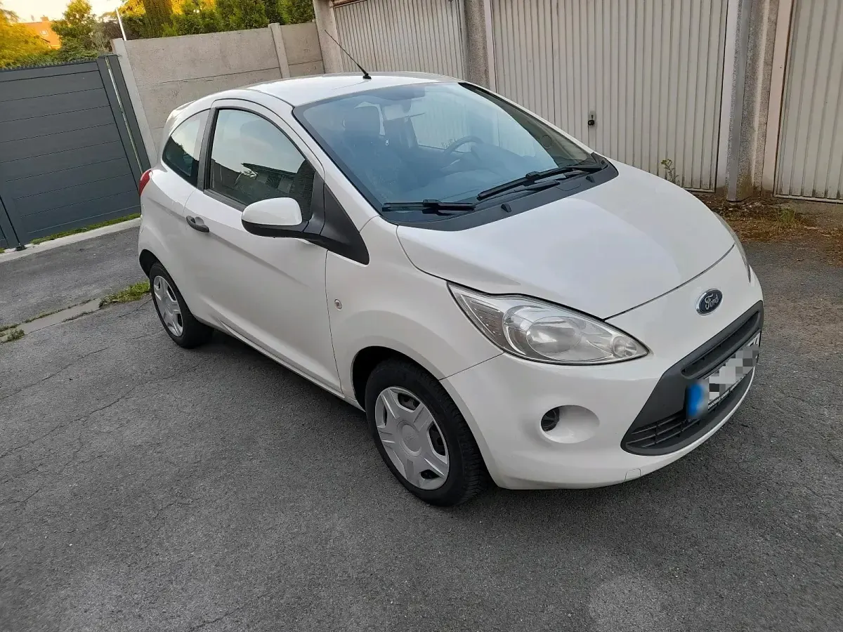 Gebraucht Ford Ka 69 PS (50 kW) 2015 Weiß Kleinwagen