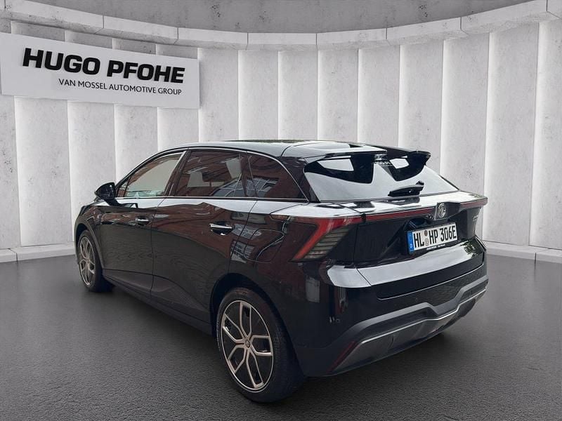 Gebraucht MG MG4 EV Luxury 150 kW (204 PS) 2025 Pebble black metallic Kleinwagen
