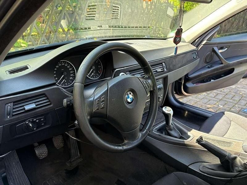 Gebraucht 2005 BMW 320 Limousine | 1.500 € (Superpreis) - Bild 1/4