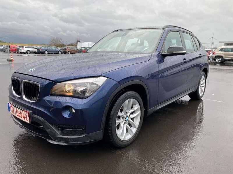 Blau Gebraucht 2015 BMW X1 Sport Line SUV | 13.199 € (Superpreis) - Bild 1/4