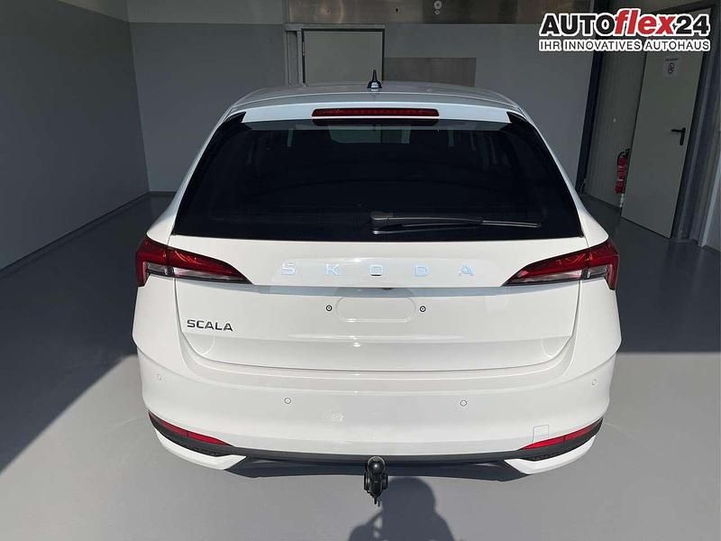 Neu Skoda Scala Selection 116 PS (85 kW) 2025 [9p9p] candy white Kleinwagen