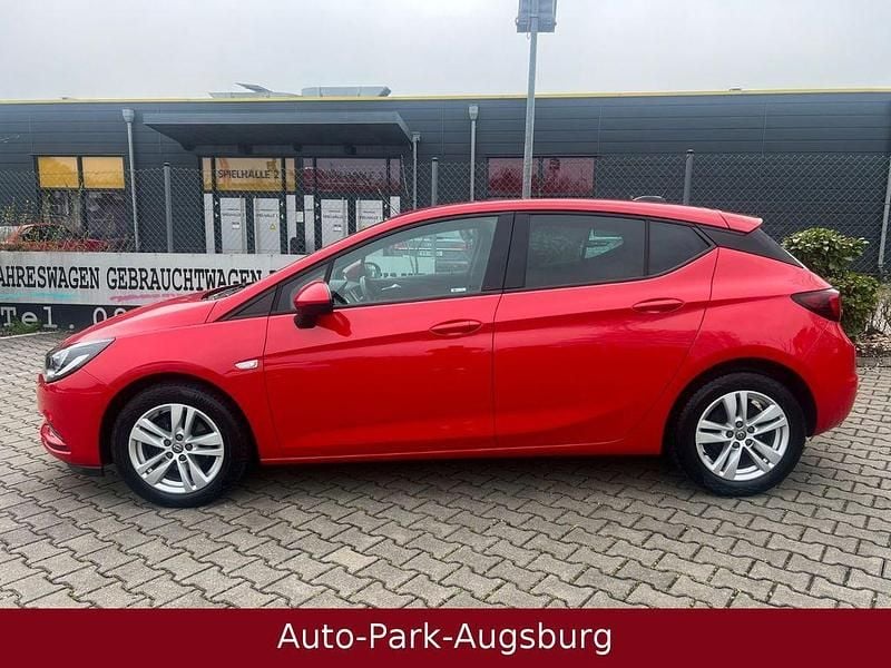 Gebraucht Opel Astra Dynamic 110 PS (80 kW) 2017 Rot Limousine