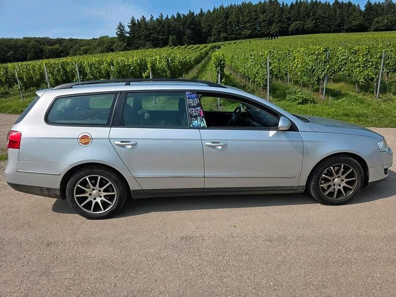 Gebraucht 2005 VW Passat Kombi | 1.900 € (Etwas zu teuer) - Bild 1/4