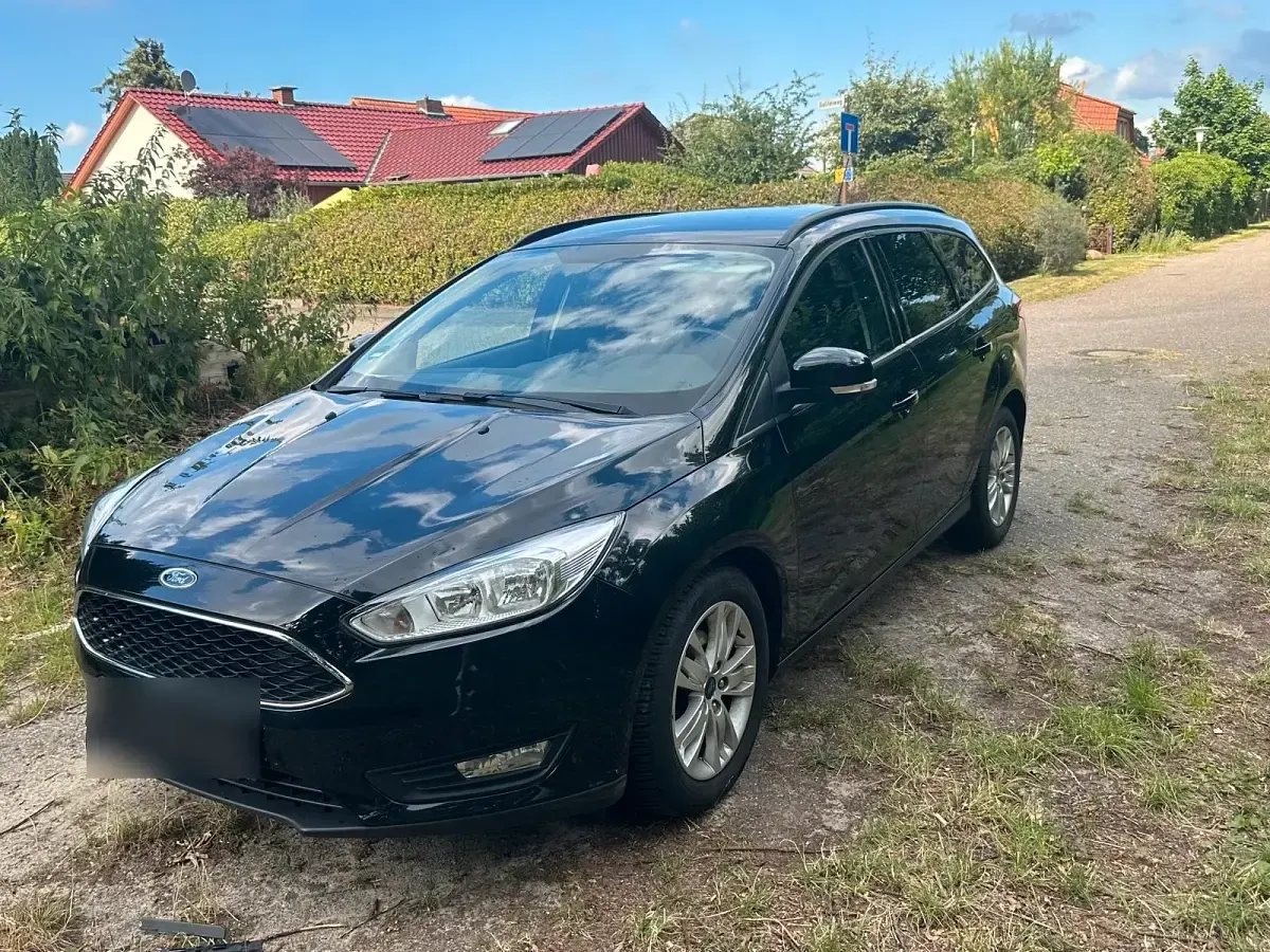 Gebraucht Ford Focus 125 PS (91 kW) 2018 Schwarz Kombi