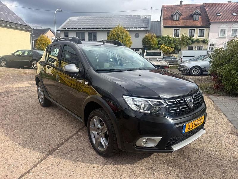 Schwarz Gebraucht 2019 Dacia Sandero Essentiel Kleinwagen | 5.800 € (Guter Preis) - Bild 1/4