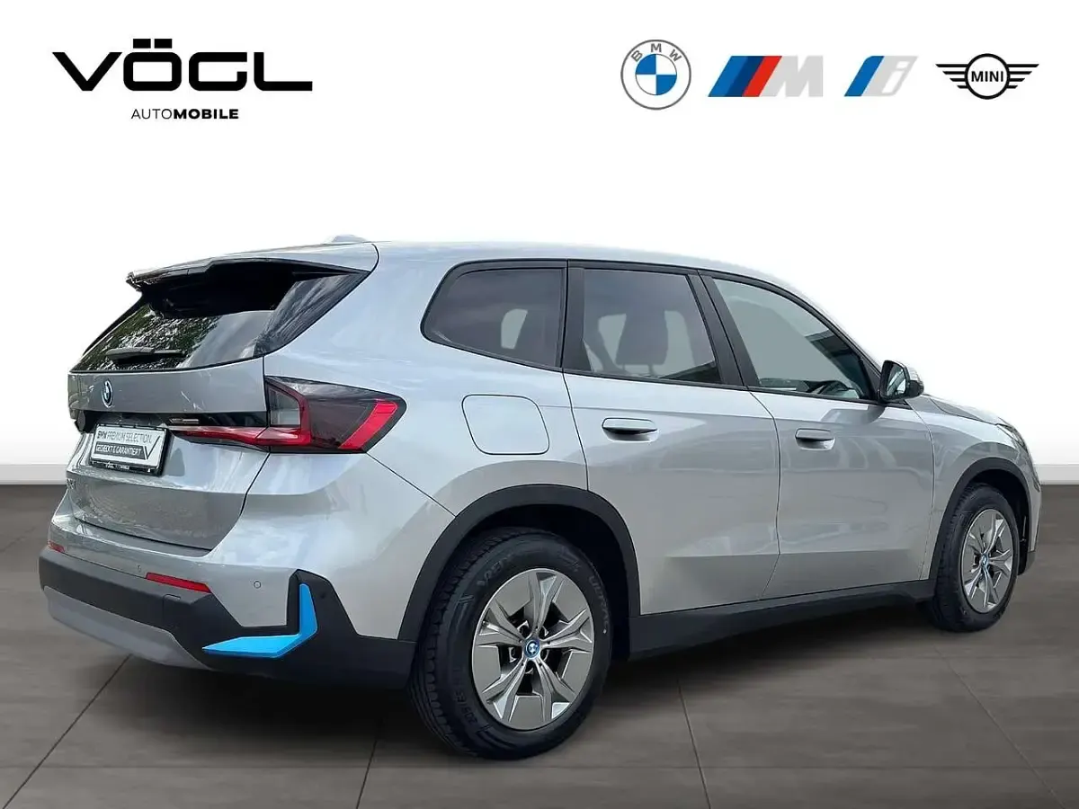 Gebraucht BMW iX1 Performance 230 kW (313 PS) 2023 Spacesilber SUV