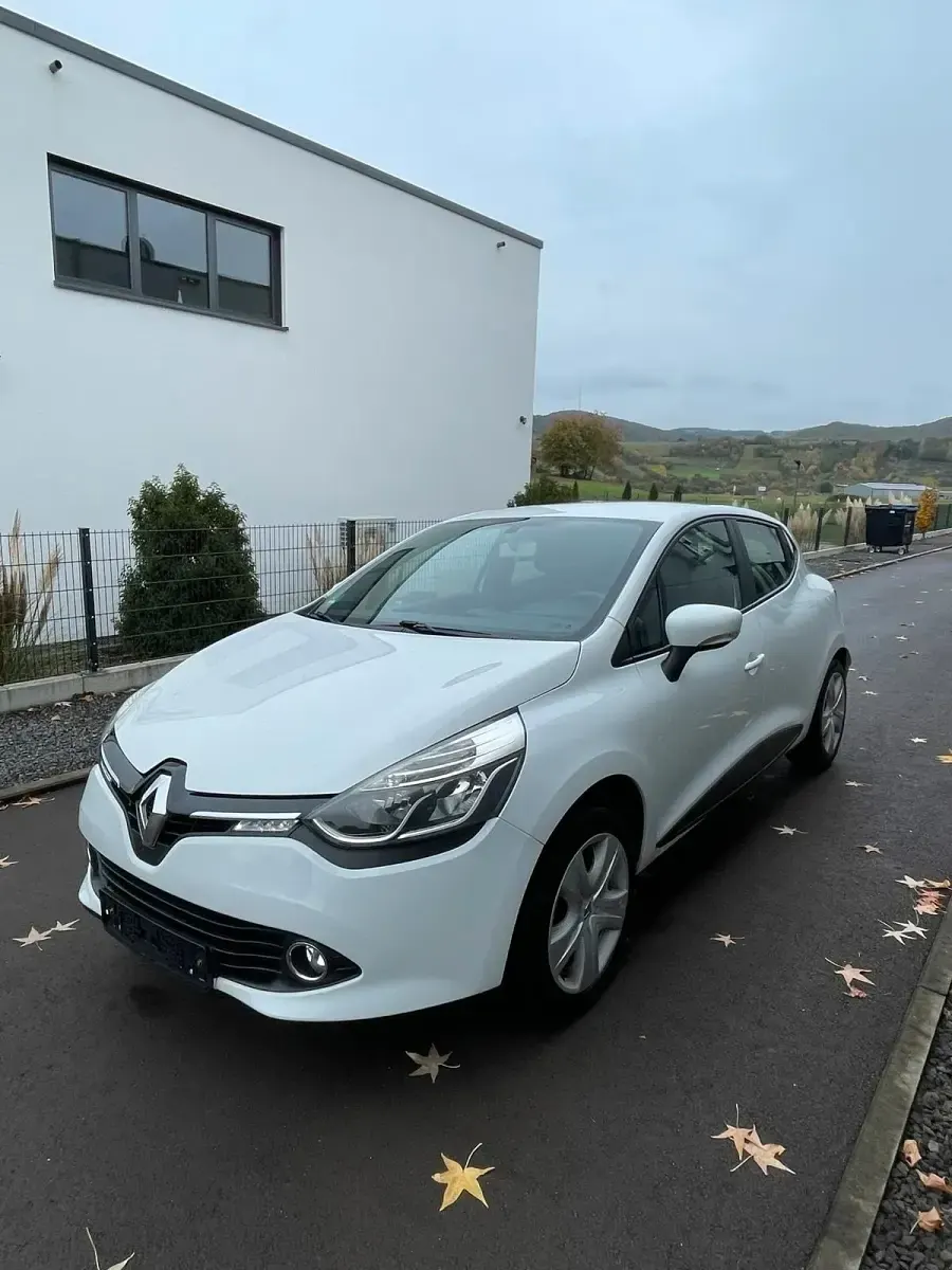 Gebraucht Renault Clio IV Dynamique 72 PS (52 kW) 2015 Weiß Kleinwagen