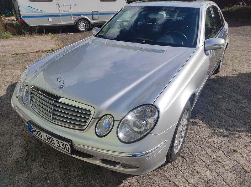 Gebraucht Mercedes E200 Avantgarde 163 PS (119 kW) 2005 Silber Limousine