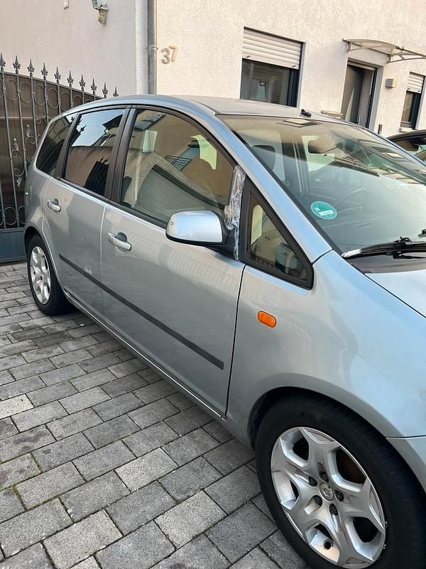Second-hand Ford Focus 125 CP (91 kW) 2004 Argintiu Berlinǎ