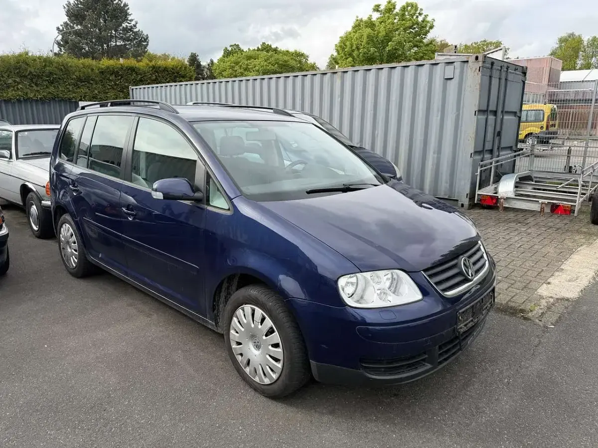Usata VW Touran Trendline 116 CV (85 kW) 2005 Blu Monovolume