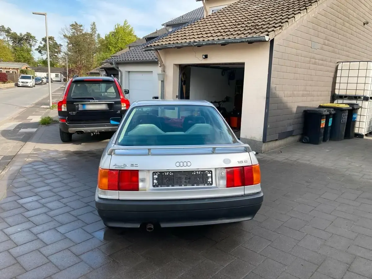 Gebraucht Audi 80 90 PS (66 kW) 1987 Silber Limousine