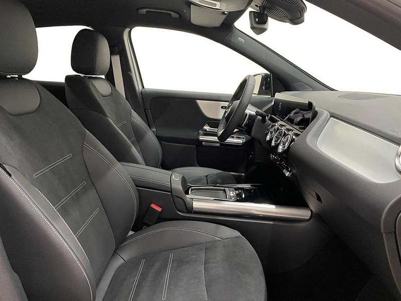 Usata Mercedes GLA200 163 CV (119 kW) 2026 Grigio SUV