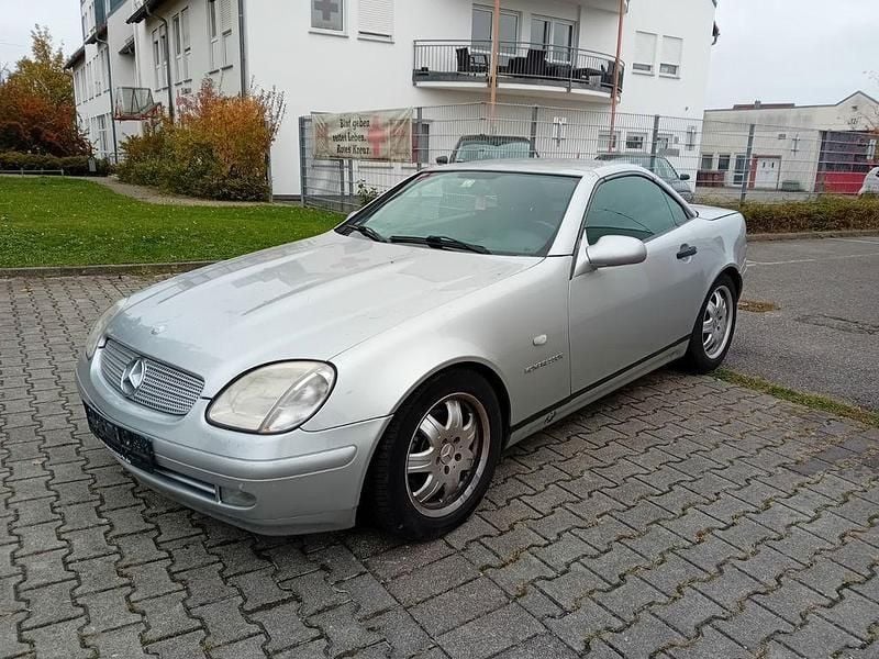 Gebraucht Mercedes SLK230 193 PS (141 kW) 1998 Silber Cabrio