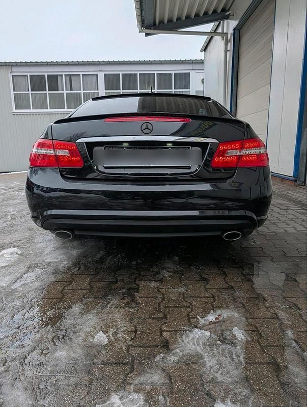 Gebraucht Mercedes E350 AMG 2009 Schwarz Coupé