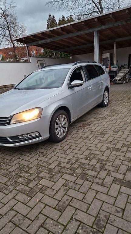 Gebraucht VW Passat Trendline 122 PS (89 kW) 2012 Silber Limousine