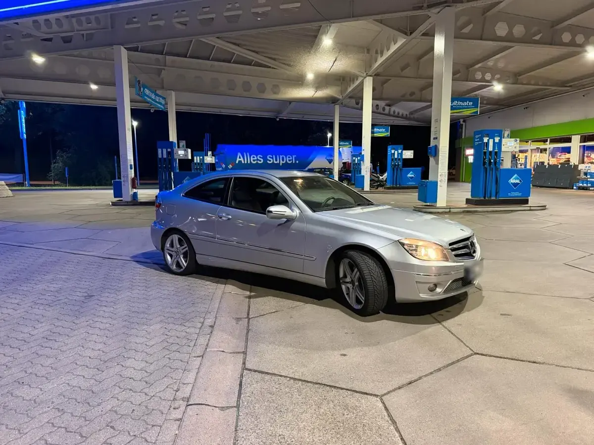 Gebraucht Mercedes CLC230 204 PS (150 kW) 2008 Silber Coupé