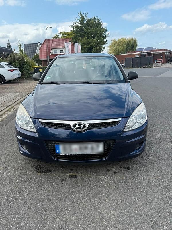 Blau Gebraucht 2008 Hyundai i30 Limousine | 3.800 € (Fairer Preis) - Bild 1/4