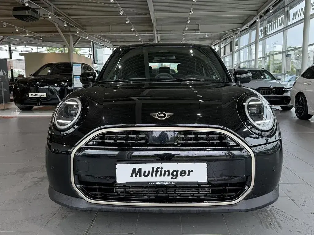 Gebraucht Mini Cooper Favoured 114 kW (156 PS) 2025 Midnight schwarz Kleinwagen