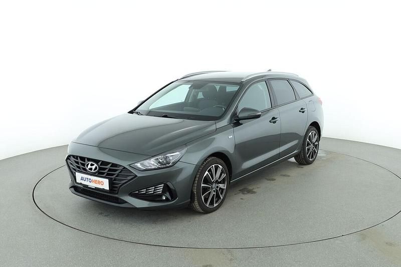 Gebraucht Hyundai i30 Select 120 PS (88 kW) 2022 Grau Kombi