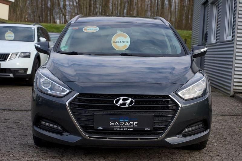 Gebraucht Hyundai i40 Trend 165 PS (121 kW) 2016 Grau Kombi