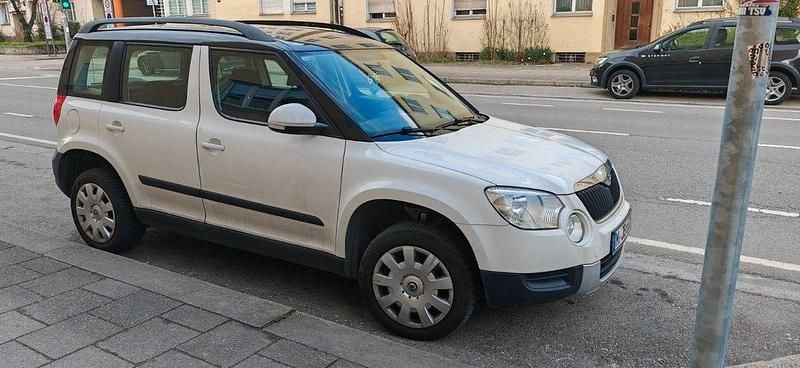 Gebraucht Skoda Yeti Active 110 PS (80 kW) 2012 Weiß SUV